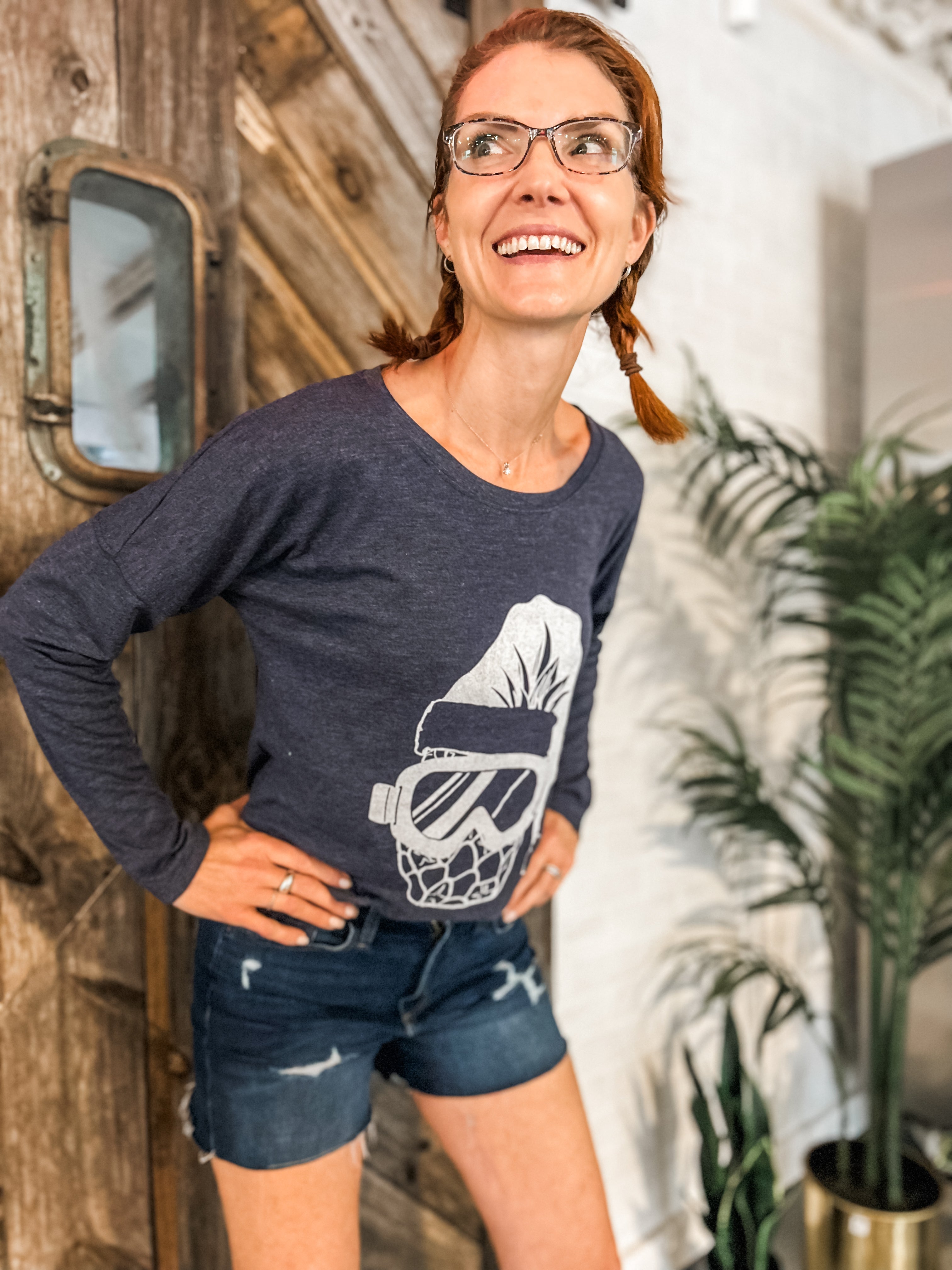 PINEAPPLE SANTA NAVY BLUE LONG SLEEVE TEE