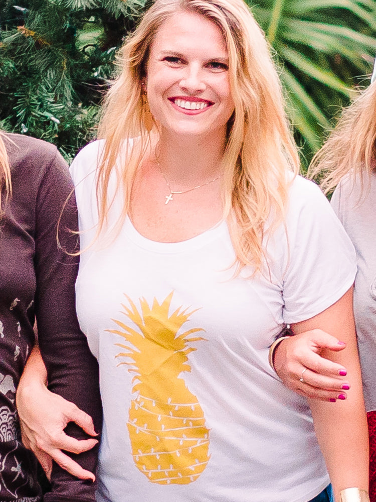 the admiral's daughters white twinkly christmas tree pineapple golden yellow flowy holiday t shirt